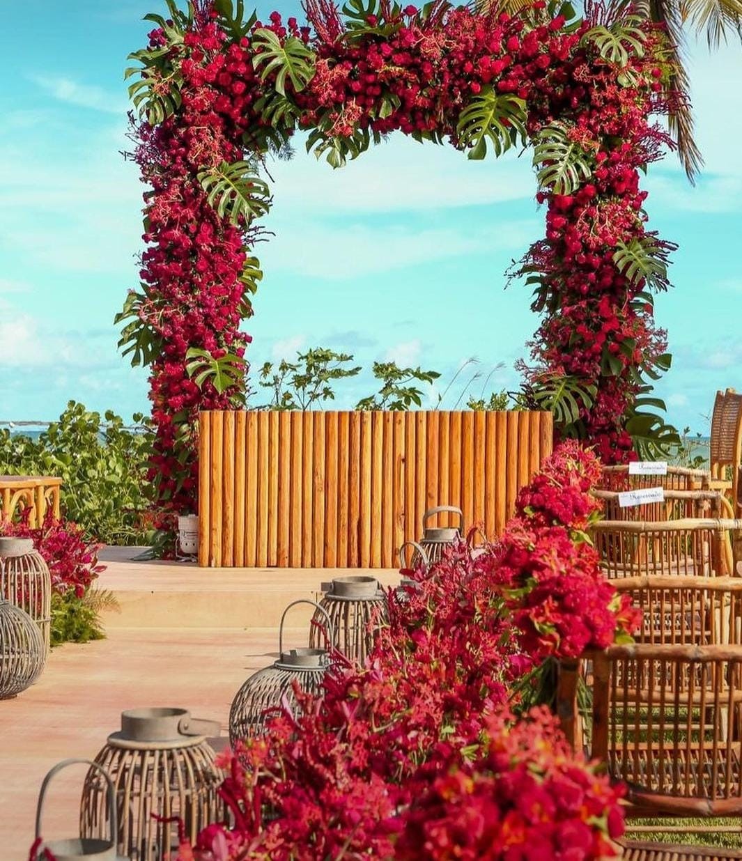 O decorador João Curvelo se especializou em destination weddings. Este é em São Miguel dos Milagres, Alagoas — Foto: Acervo pessoal