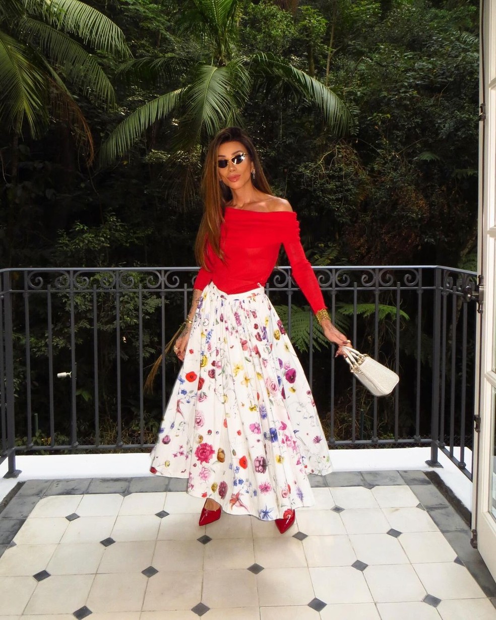 Maya Massafera posou com look floral — Foto: Reprodução Instagram