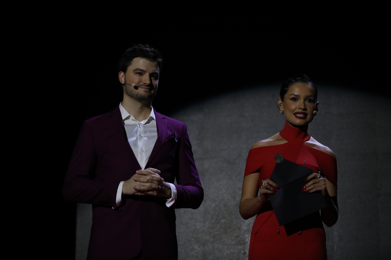 Felipe Neto e Juliete no Prêmio da Música Brasileira, no Municipal do Rio — Foto: Lucas Tavares