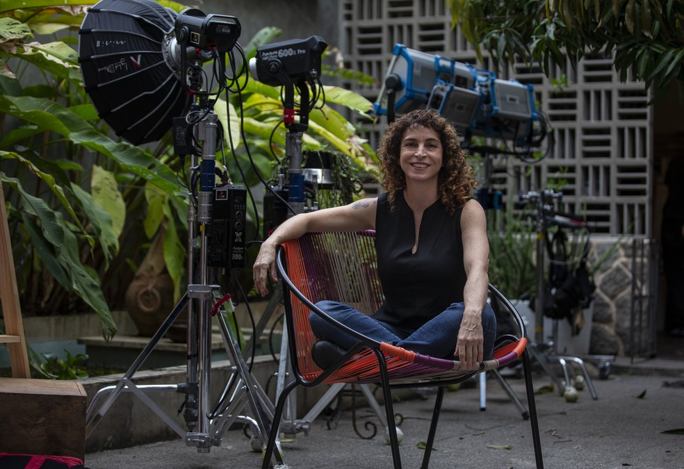 A diretora Rosane Svartman: "Acho importante falar nesse assunto agora, num momento em que vejo crescer o número de casos dessa doença tão feminina, e também a quantidade de mulheres que a superam, "  — Foto: Alexandre Cassiano