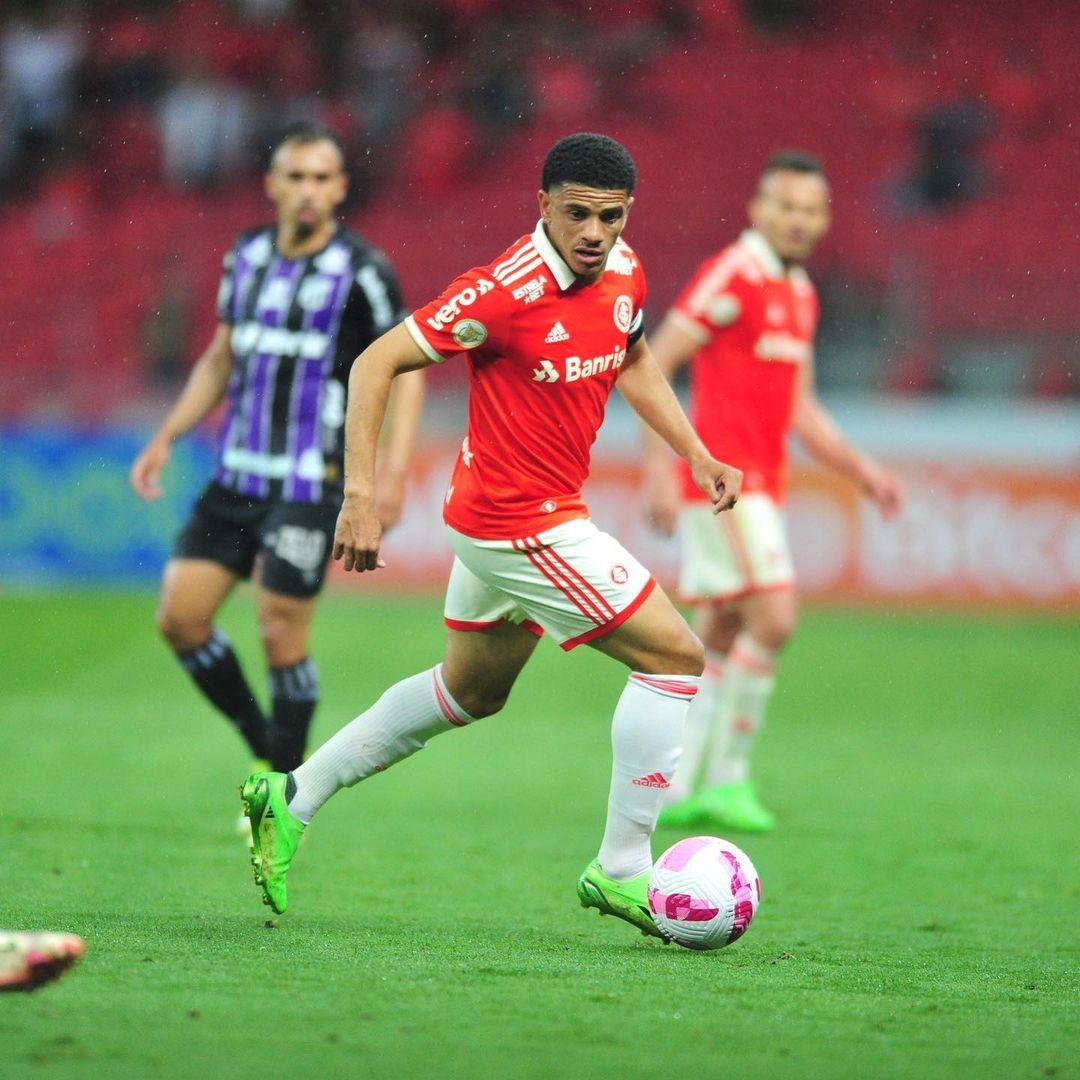 Depois de 8 anos no Shakhtar Donetsk, Taison retornou ao Internacional, clube que o revelou, em 2021