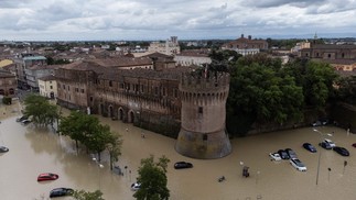 Está foi considerada a pior chuva em um século no país, com volume de seis meses de precipitação em apenas 36 horas — Foto: Federico SCOPPA/AFP