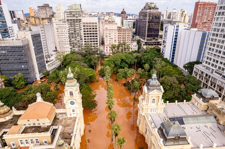 Enchente de Porto Alegre supera todos os recordes históricos de chuva