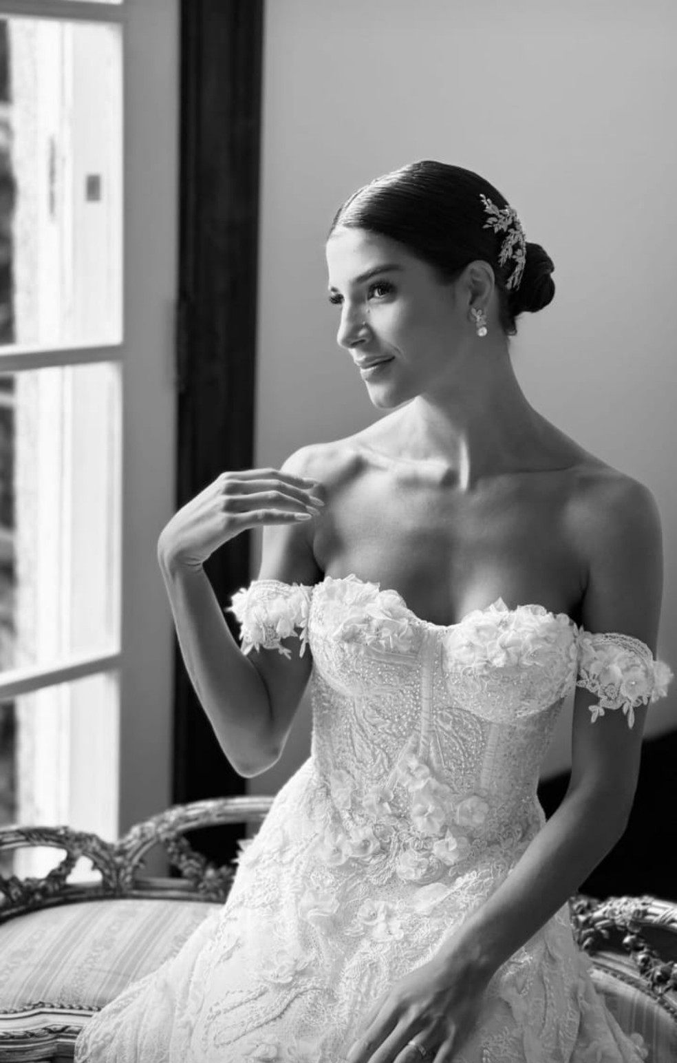 Julia Horta, Miss Brasil 2019, posou com vestido de noiva — Foto: Reprodução Instagram