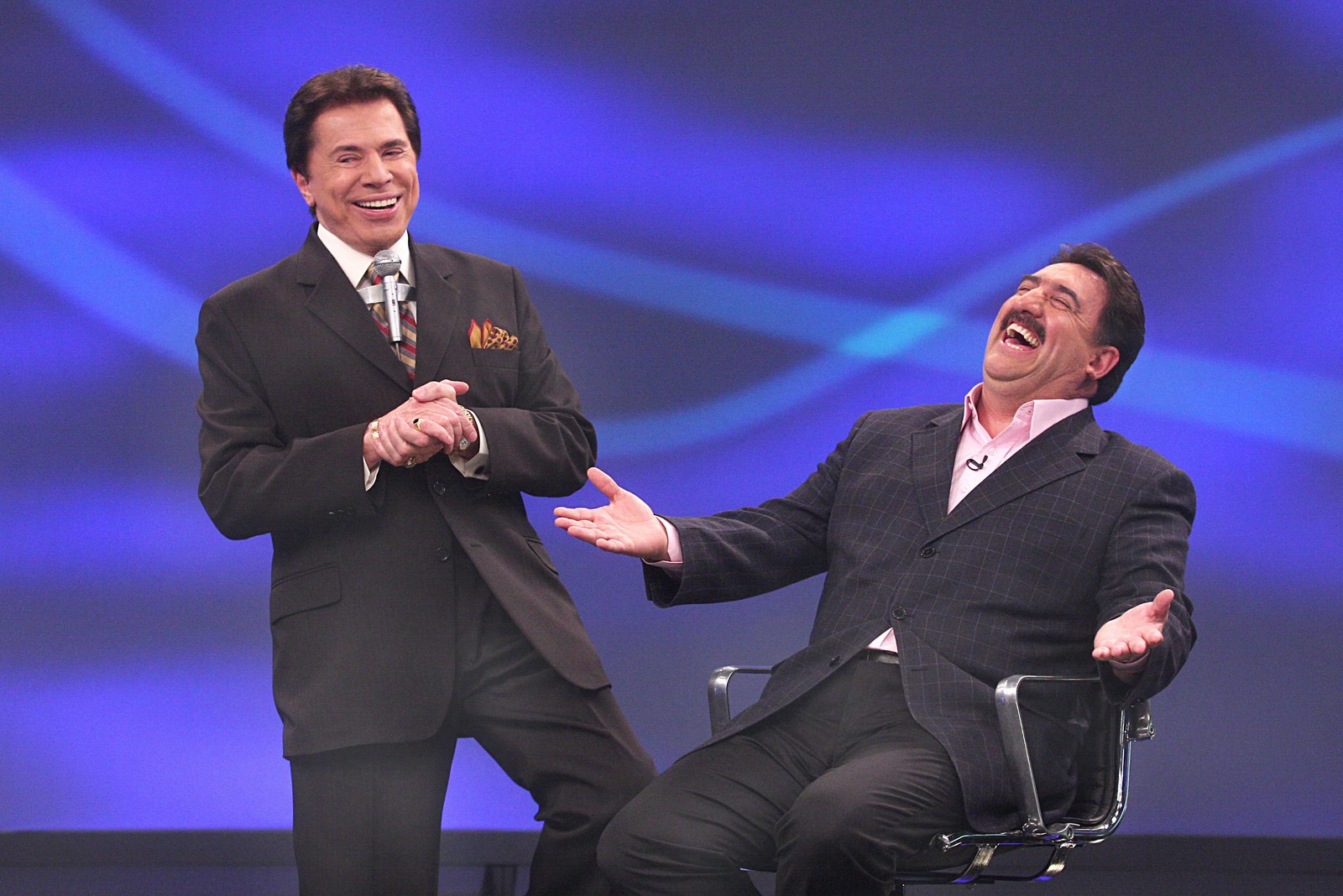 Carlos Massa, o Ratinho, com Silvio Santos no programa "Nada Além da Verdade", em 2008 — Foto: Roberto Nemanis / Divulgação