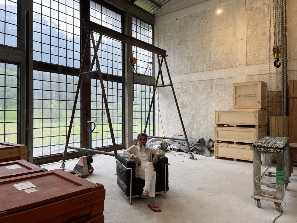 Obras. Nelson Felix em seu ateliê em Nova Friburgo, onde produziu os 13 desenhos que serão expostos na galeria Millan: “A vida ficou mais fina para mim e com períodos de alta sofisticação mental, de realizações e alinhamento de coisas” Divulgação — Foto:         