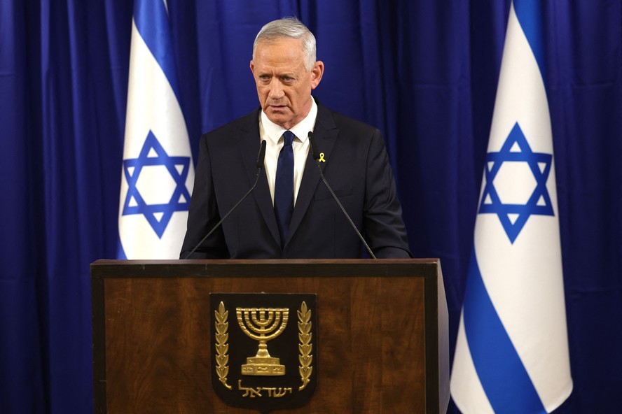 Benny Gantz, líder da oposição em Israel, anuncia sua saída do gabinete de guerra