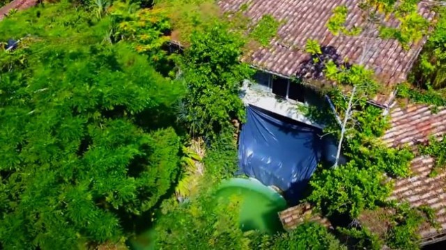 Atração nos anos em que Clodovil era vivo, a foi mansão construída pelo estilista em Ubatuba — Foto: Reprodução