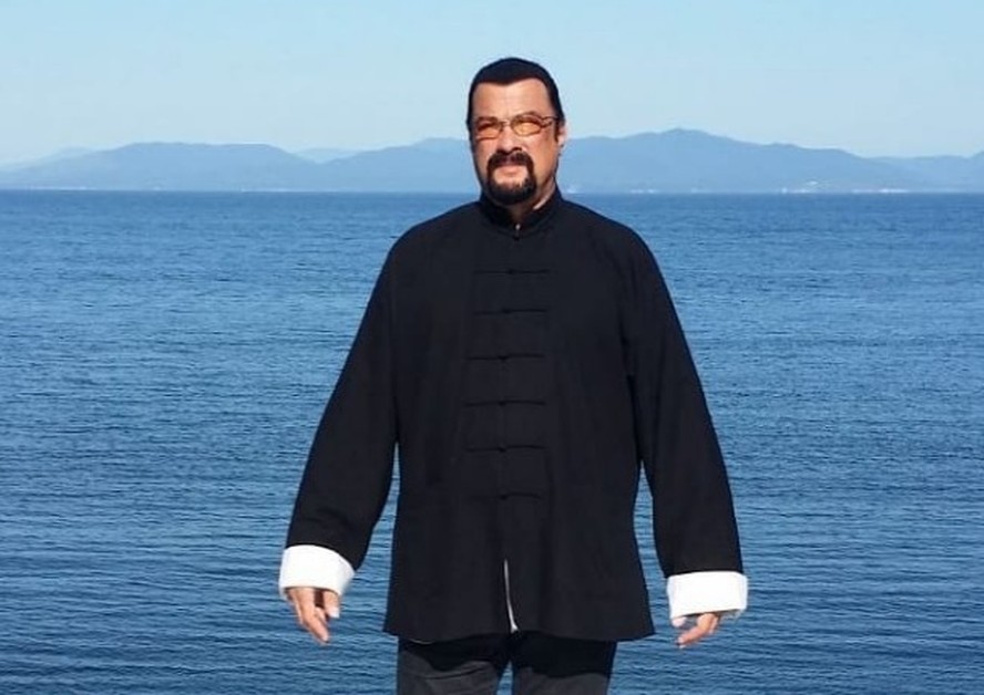 Ator e mestre de aikido, Steven Seagal abre academia para treinar soldados russos