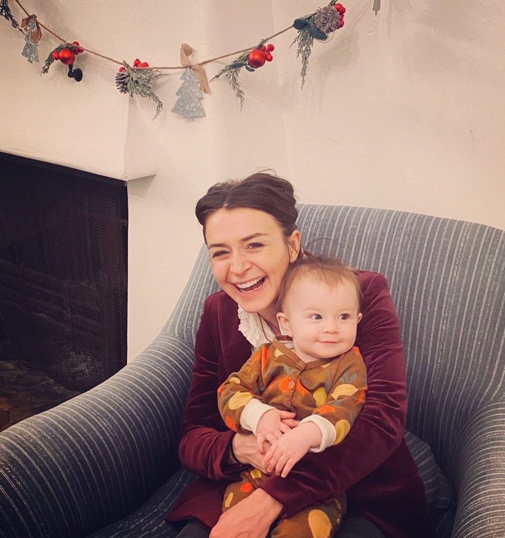 Caterina Scorsone e a filha Lucky — Foto: Instagram / Reprodução