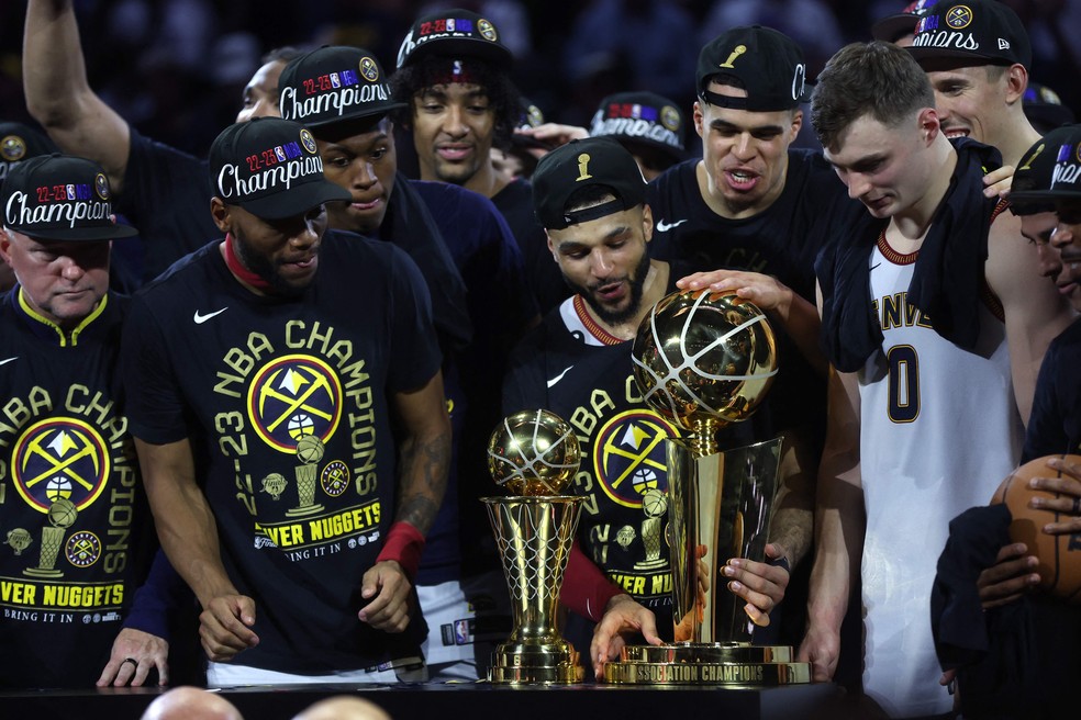 A festa do título do Denver Nuggets — Foto: Matthew Stockman/Getty Images/AFP