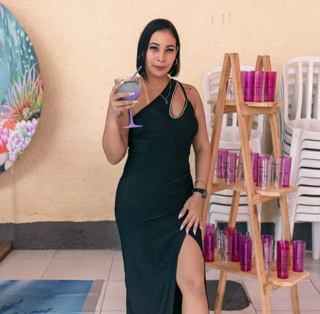 Raphaela estava desaparecida desde quinta-feira; o corpo foi achado carbonizado no dia seguinte — Foto: Acervo pessoal