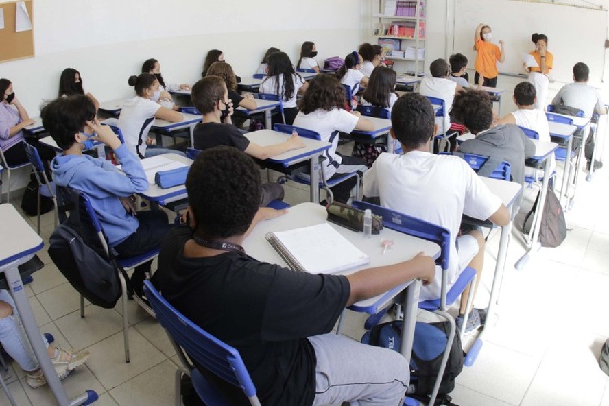 Das três dimensões que a ONU considera para avaliar o desenvolvimento de um país, a única que não avançou no Brasil em 2022 foi a educação