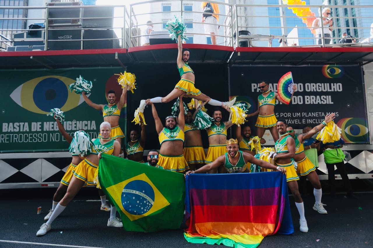Organizadores pediram para participantes irem com as cores da bandeira do Brasil, verde e amarelo — e o público atendeu ao pedido — Foto: Maria Isabel Oliveira/Agência O Globo
