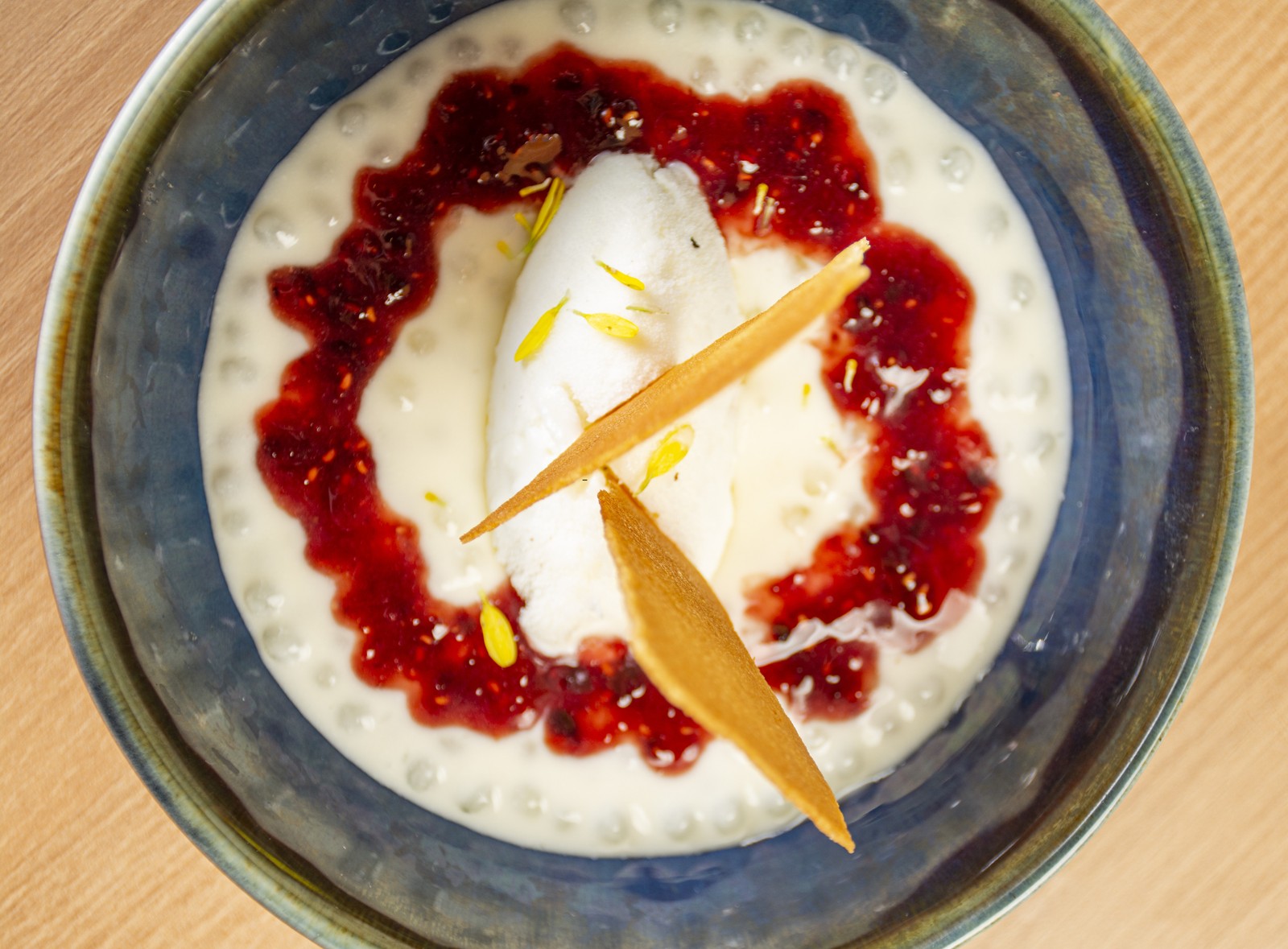 No Bahl, o destaque é o Sagu com sorvete de tapioca e calda de frutas vermelhas. Preço: R$ 34 — Foto: Divulgação