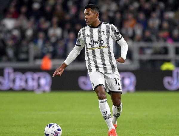 Alex Sandro, na Juventus, ganha 11,1 milhões de euros (R$ 59,3 milhões) — Foto: Reprodução/Instagram