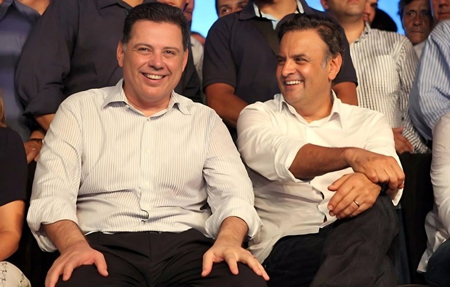 Aécio, à direita, é aliado de longa data de Perillo