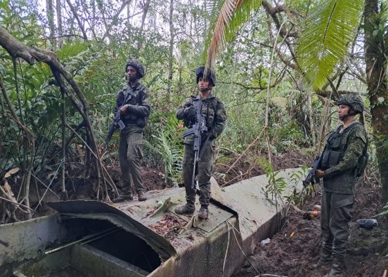 Colômbia apreende narcossubmarino usado para traficar cocaína — Foto: Divulgação/Armada da Colômbia