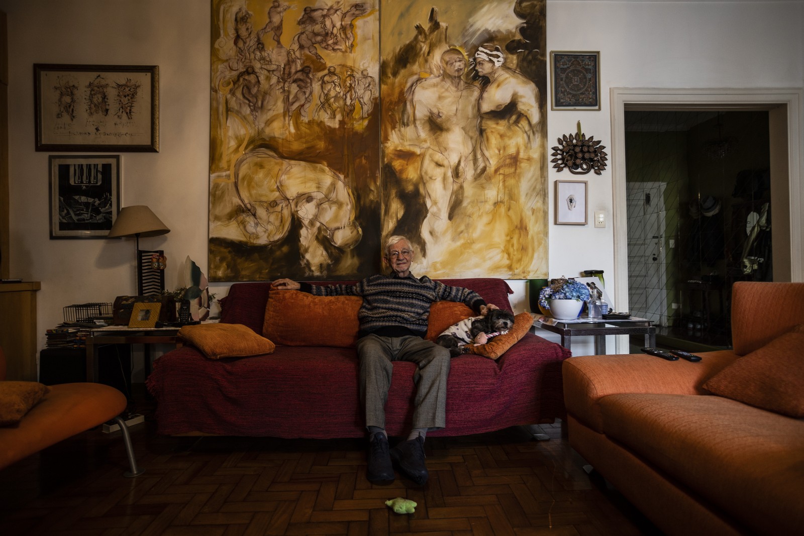 O escritor João Silvério Trevisan em sua casa, em São Paulo — Foto: Maria Isabel Oliveira
