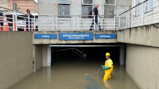 Subsolo do Hospital Ronaldo Gazolla, em Acari, está alagado. Foto Márcia Foletto