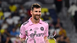 Messi venceu o primeiro título pelo Inter Miami e chegou a 43 campeonatos na carreira — Foto: CHANDAN KHANNA / AFP