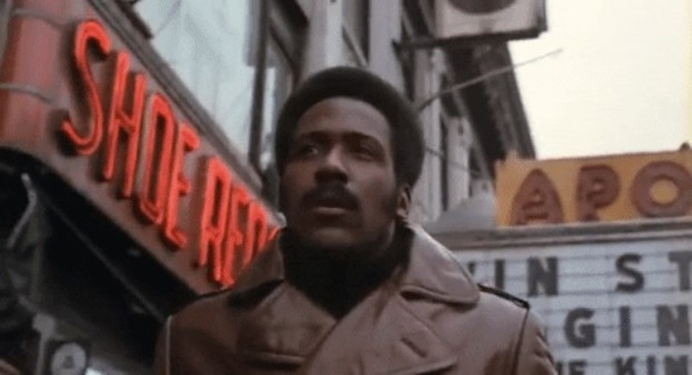 Richard Rountree em uma cena de 'Shaft', de 1971 — Foto: Reprodução de vídeo
