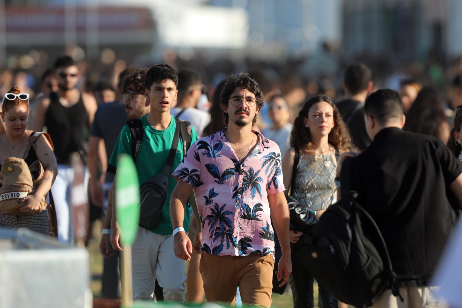 Público presente para o primeiro dia do Festival MITA realizado no Jockey Club na Zona Sul do Rio de Janeiro, na tarde deste sábado, 27. — Foto: Lucas Tavares / Agência O Globo