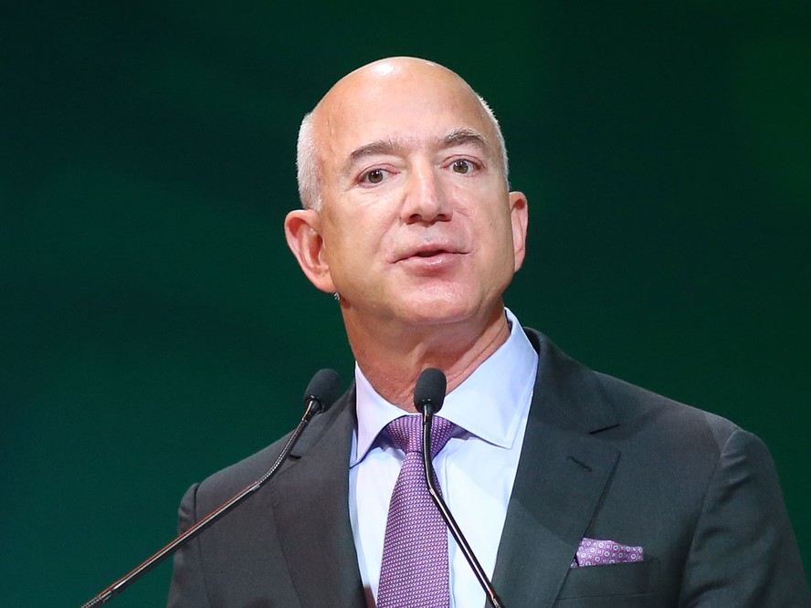 Jeff Bezos venderá US$ 5 bi de ações da Amazon