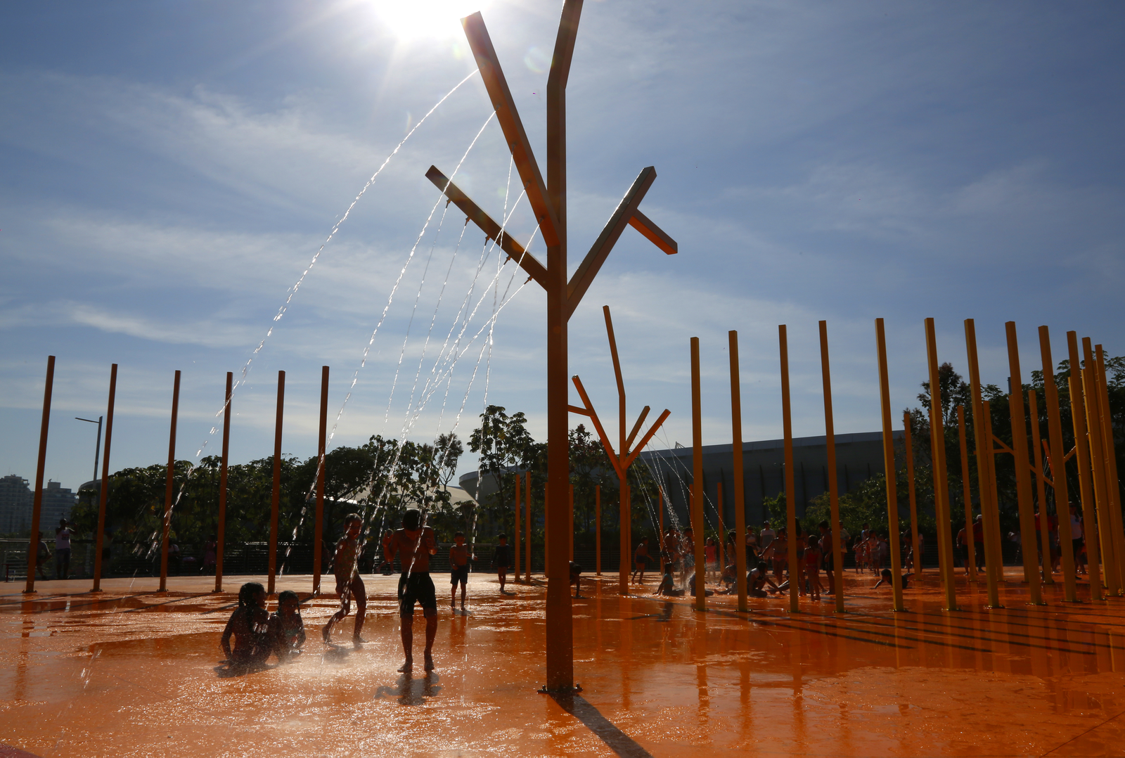 Parque Rita Lee é inaugurado e ocupa uma área de 136 mil m² em parte do Parque Olímpico, na Barra da Tijuca. O novo espaço de lazer e práticas esportivas conta com uma praça molhada para se refrescar — Foto: Fábio Rossi / Agência O Globo