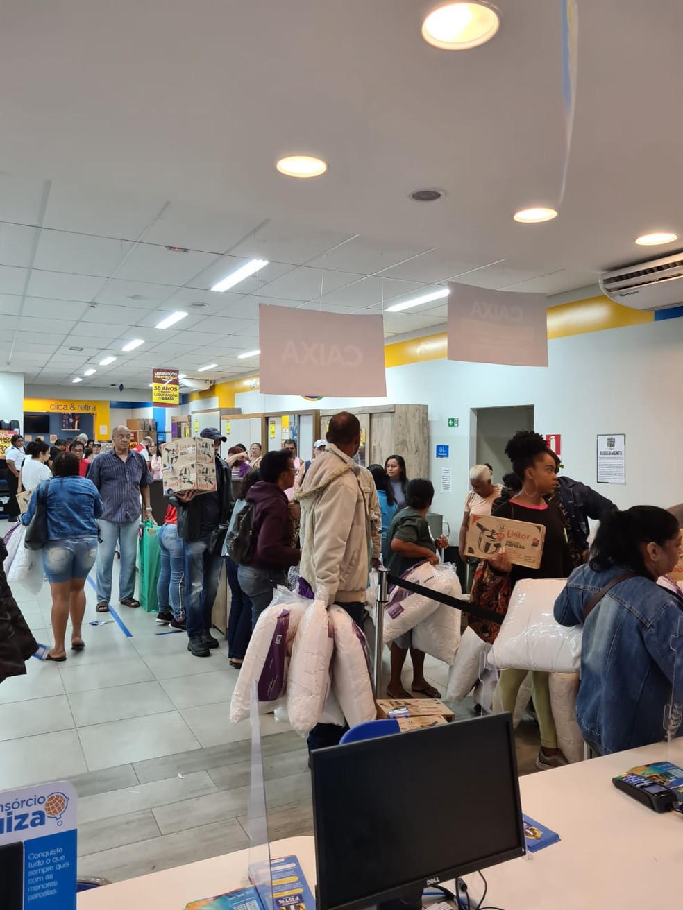 Clientes fazem fila para pagar suas compras em unidade da Magalu em Campo Grande, Mato Grosso do Sul — Foto: Divulgação
