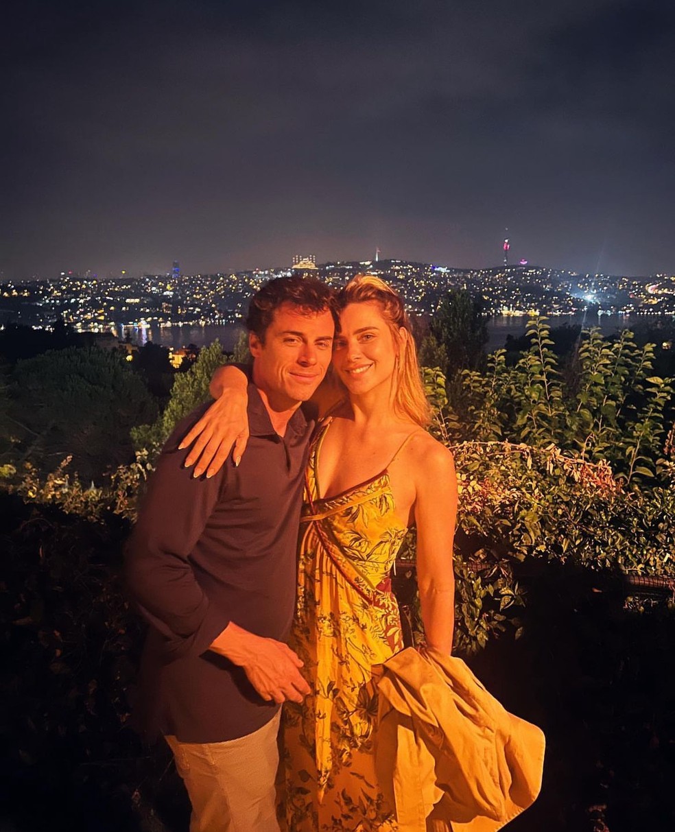 Carolina Dieckmann com o marido na Turquia — Foto: Reprodução/Instagram