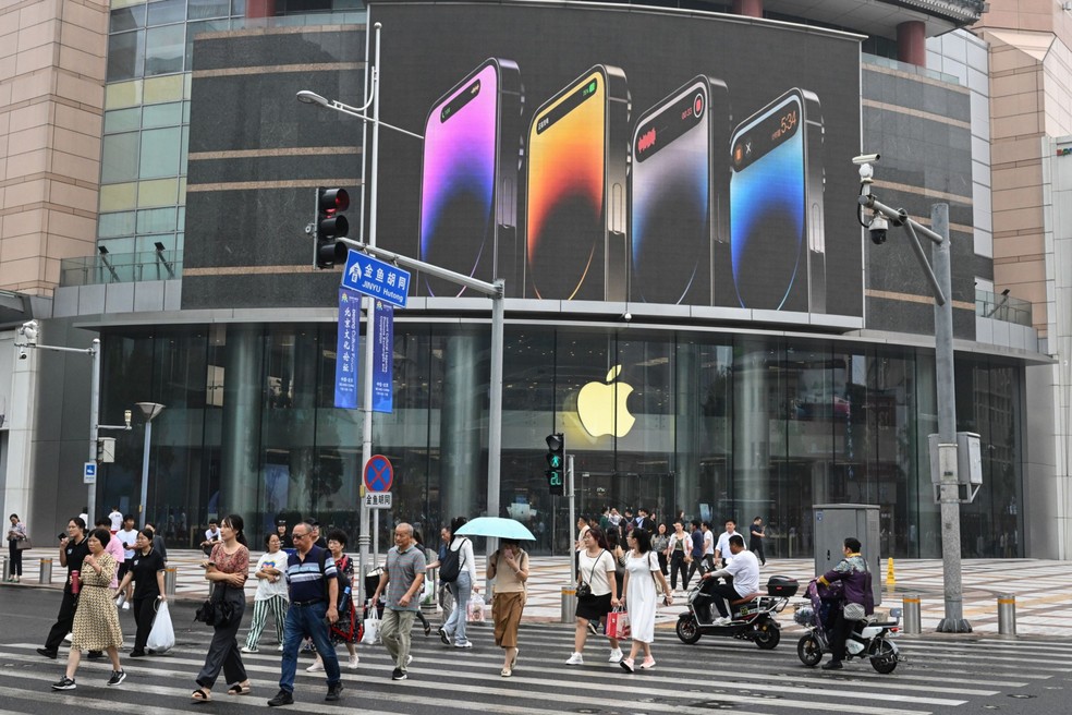 Loja da Apple na China: empresa lucra alto, mas vem enfrentando dificuldades na China, seu maior mercado  — Foto: Bloomberg