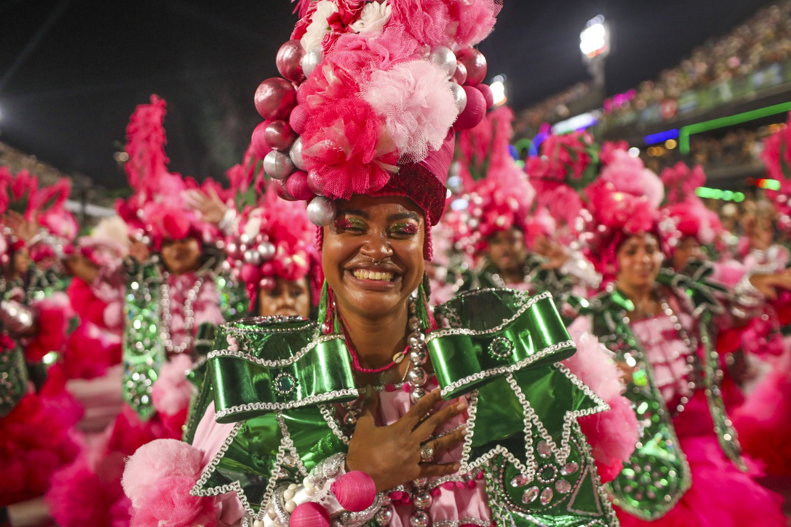 Desfile das Escolas de Samba do Grupo Especial. Segundo dia de desfile. Mangueira — Foto: Hermes de Paula / Agência O Globo