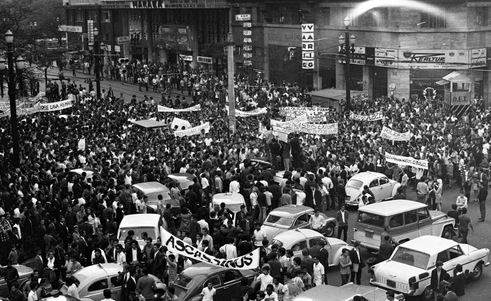 Manifestação após morte de estudante na Batalha da Maria Antonia, em 1968 — Foto: Arquivo/Agência O GLOBO