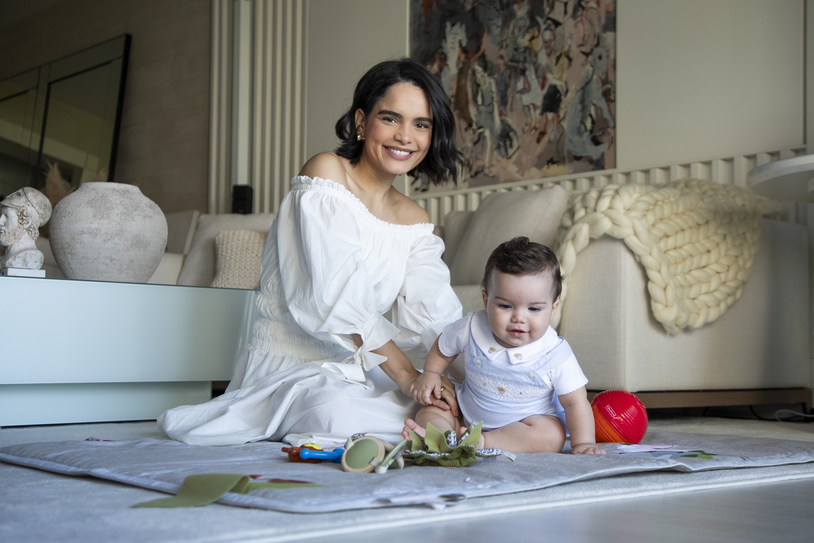 A atriz Carol Macedo abre seu apartamento na Barra da Tijuca — Foto: Guito Moredo/Agência Globo