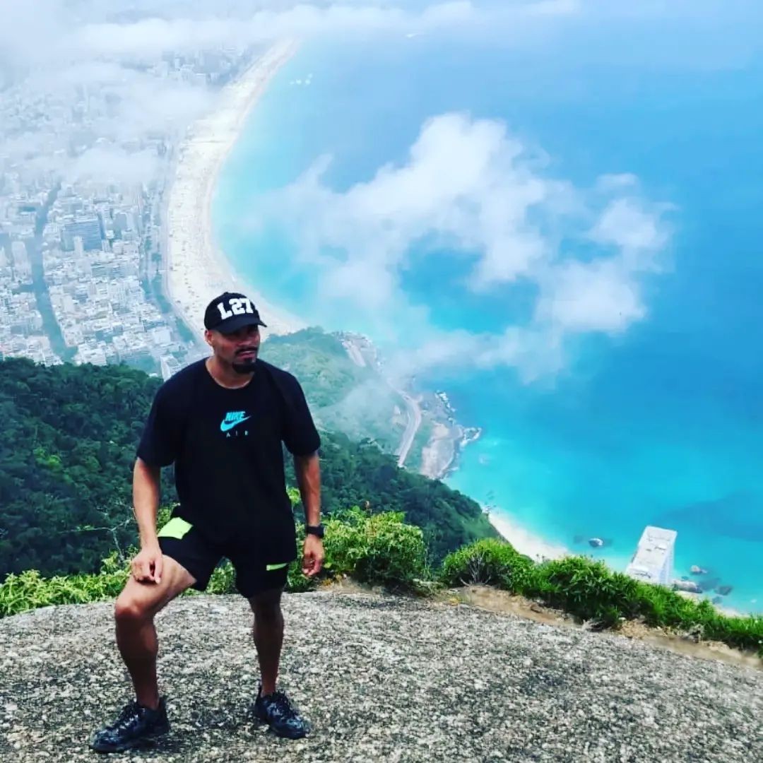 Gilsonei na trilha do Morro Dois Irmãos, no Rio — Foto: Reprodução / Instagram