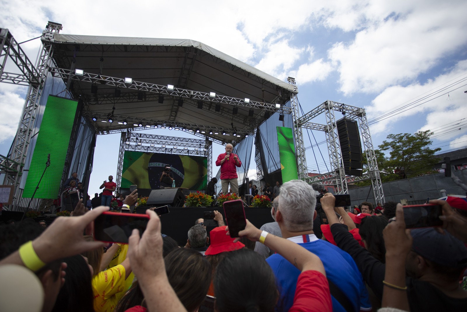 O comício de Lula no Grajaú (SP) — Foto: Maria Isabel Oliveira