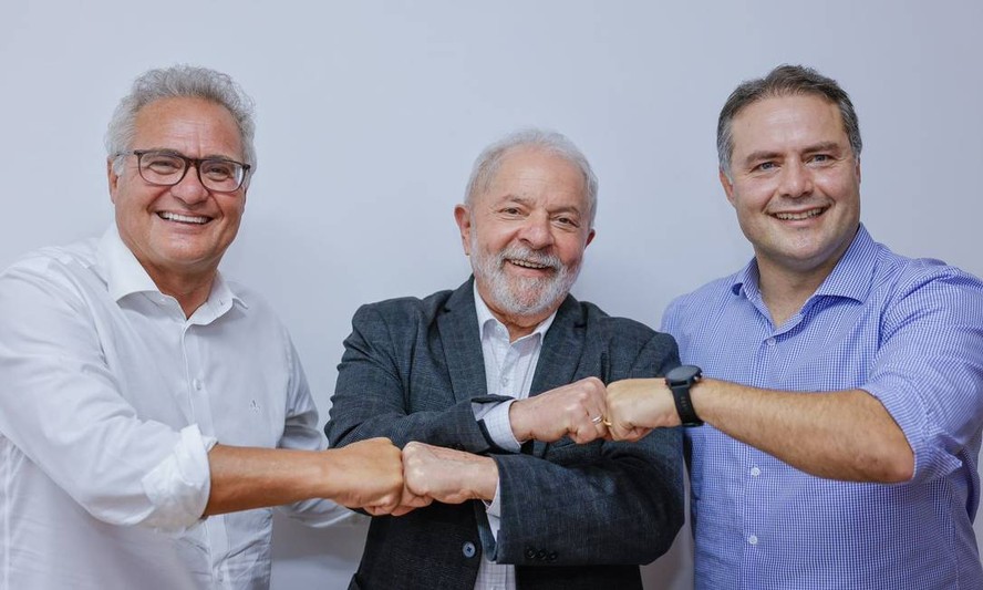 Lula se encontra com o senador Renan Calheiros e o governador de Alagoas em SP