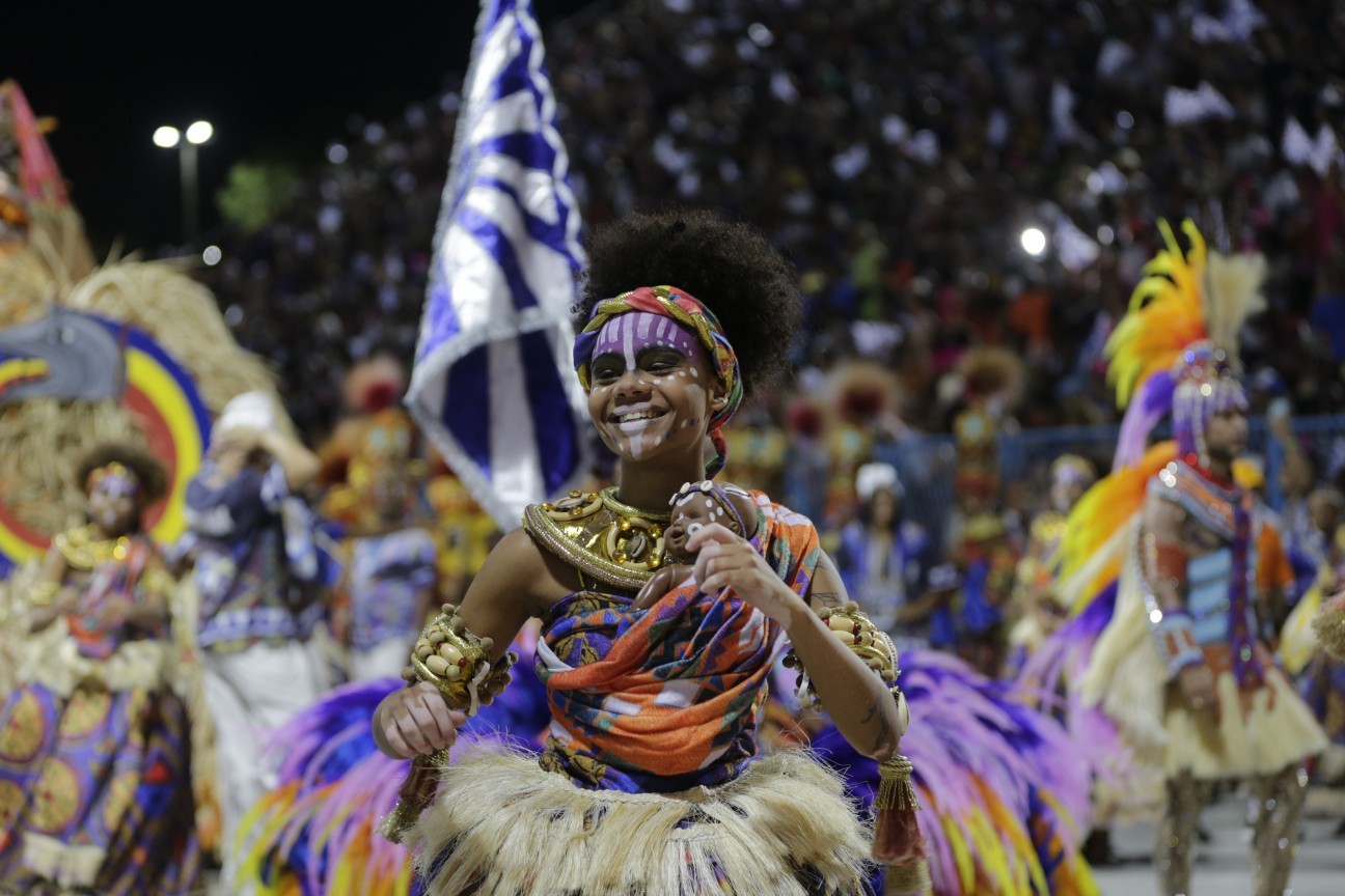 Portela celebra na Avenida a ancestralidade negra feminina — Foto: Alexandre Cassiano
