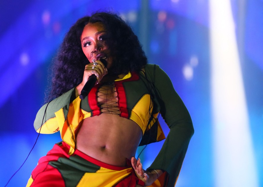 A rapper SZA: maior indicada no Grammy 2024