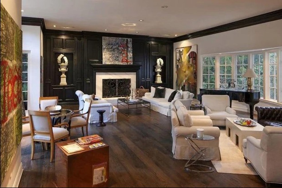 A sala de estar da casa de Reese Witherspoon — Foto: Reprodução
