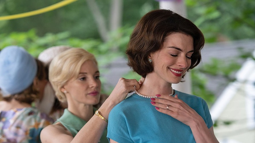 As vencedoras do Oscar  Jessica Chastain e Anne Hathaway em cena do longa 'Instinto materno'