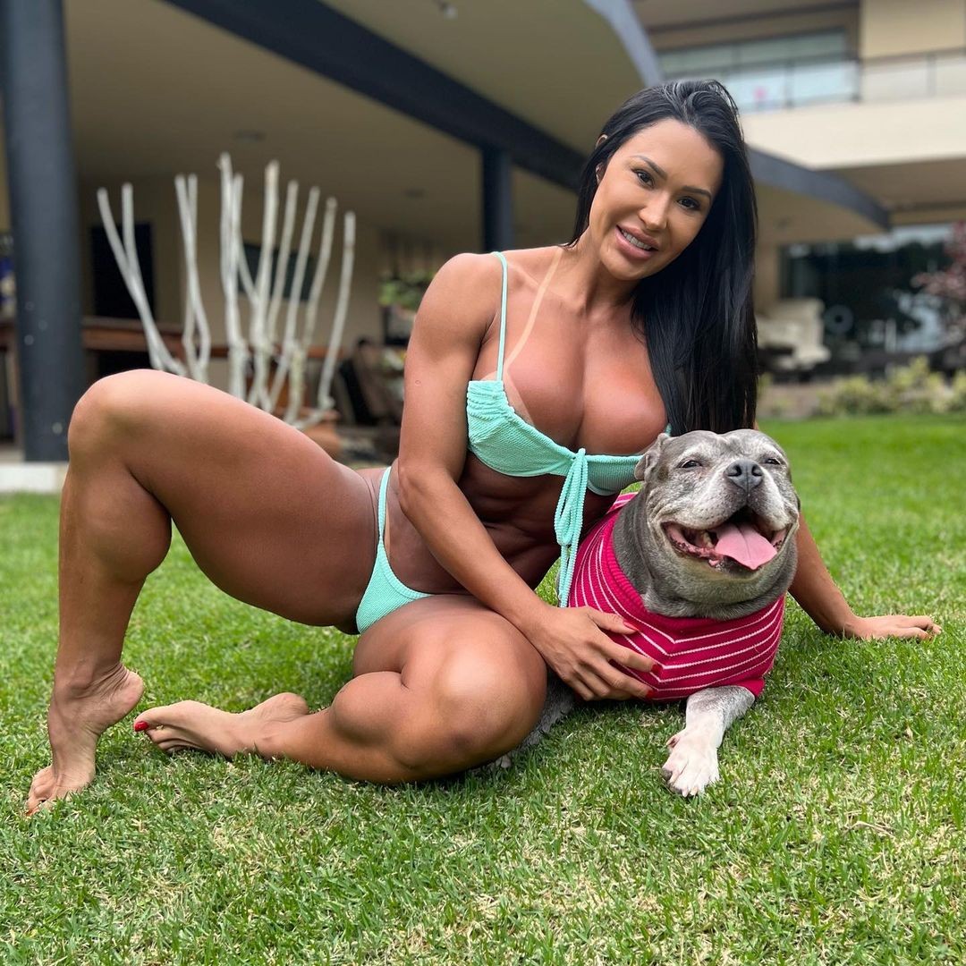 Gracyanne Barbosa voltou a morar em casa de luxo com Belo — Foto: Reprodução Instagram