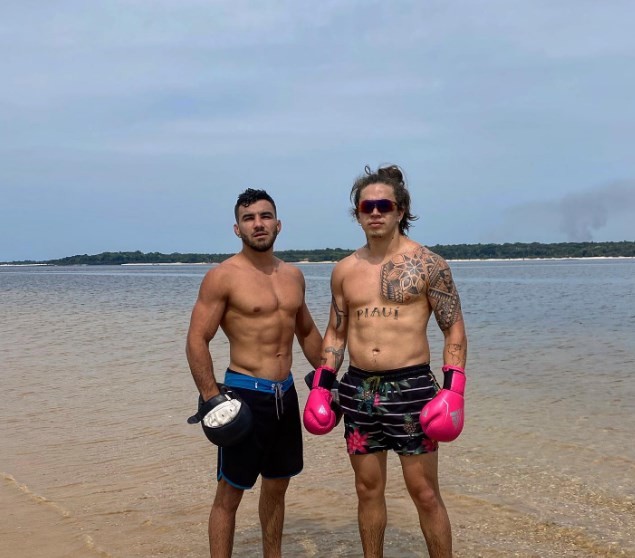 Whindersson nunca deixou de treinar — também trincou a barriga e ganhou novas tatuagens — Foto: Reprodução Instagram