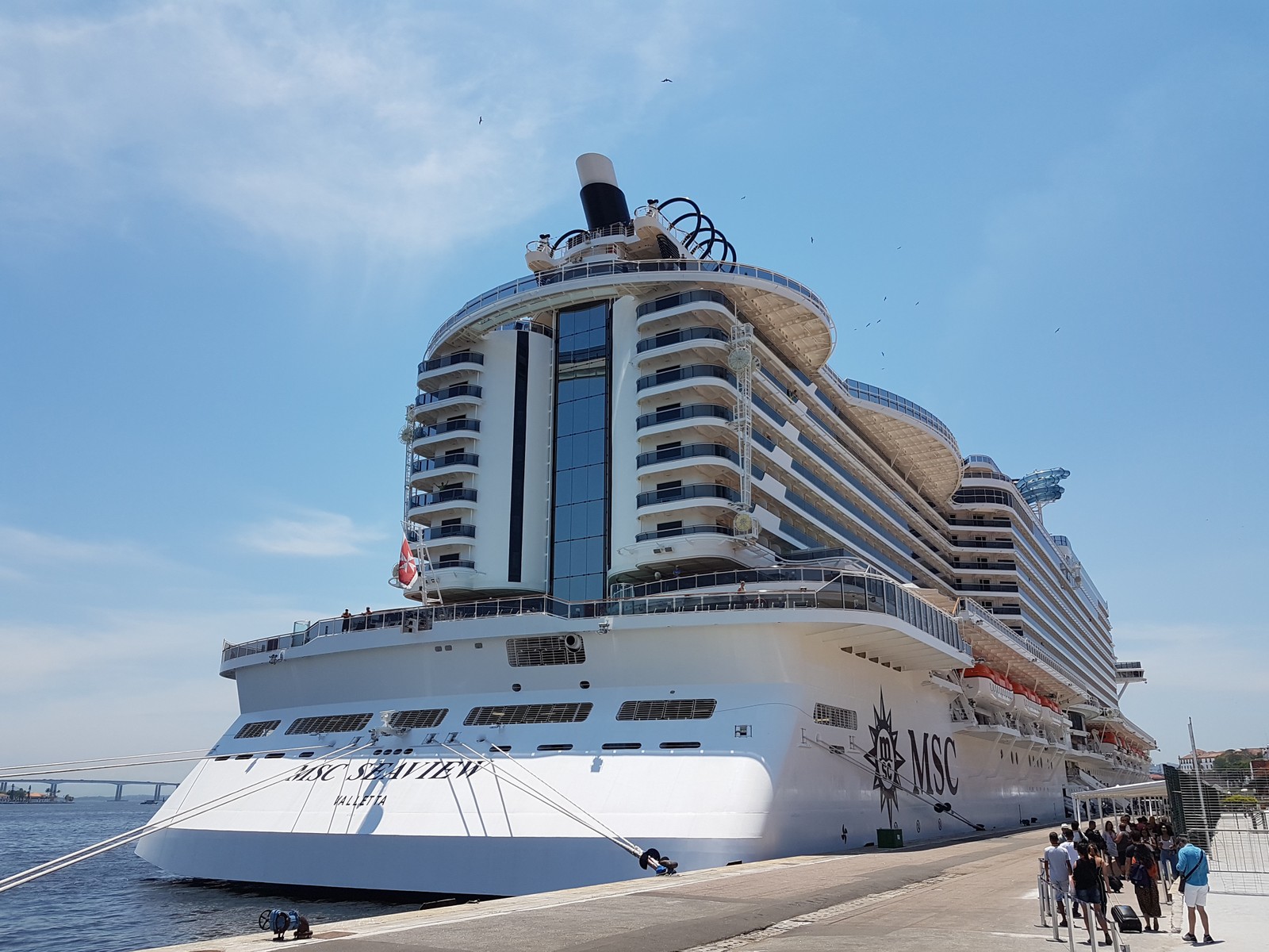 O navio de cruzeiros MSC Seaview, em sua primeira visita ao porto do Rio de Janeiro, em 2018 — Foto: Eduardo Maia / O Globo