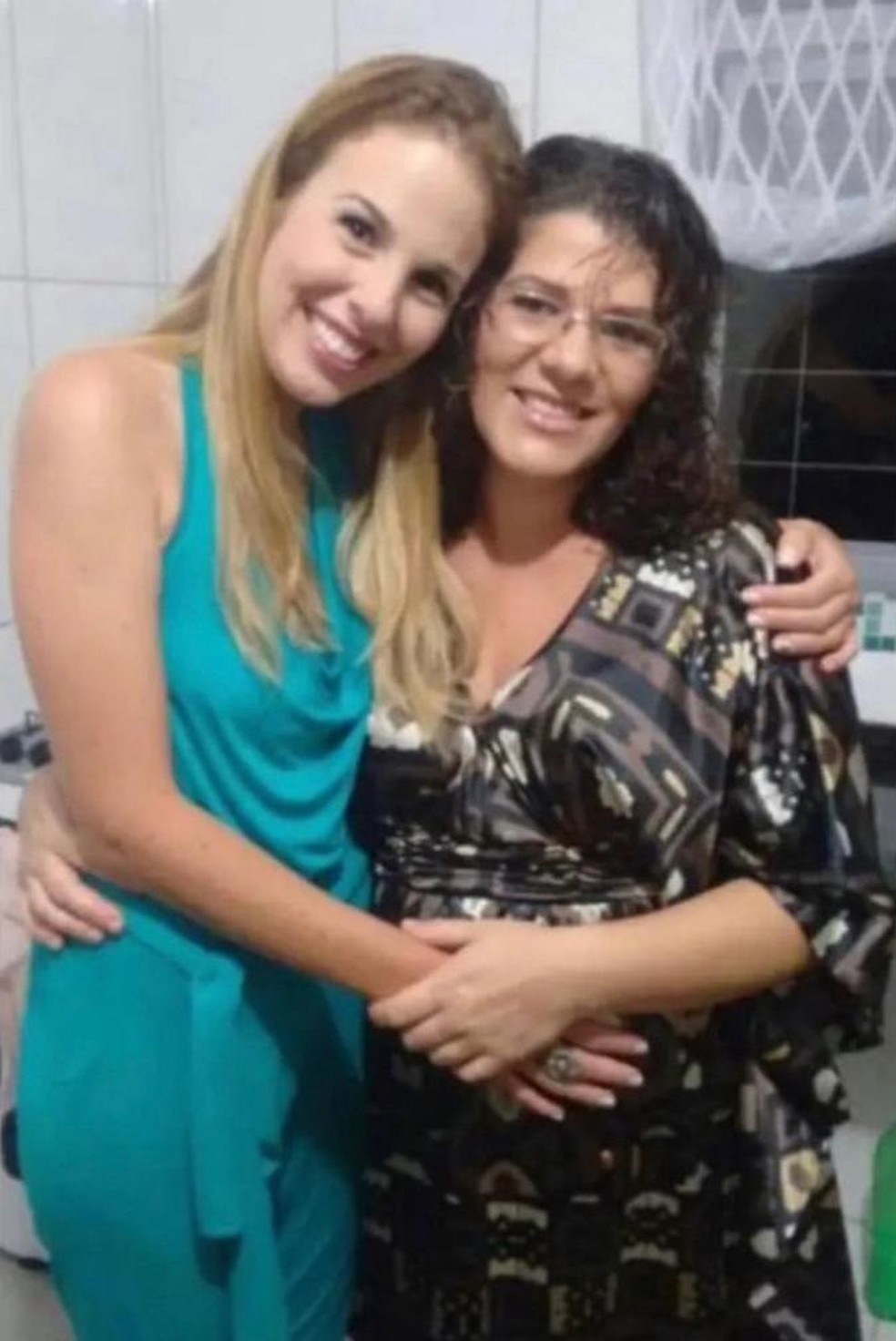 Suzane com a ex-cunhada, Josiely Olberg — Foto: Reprodução