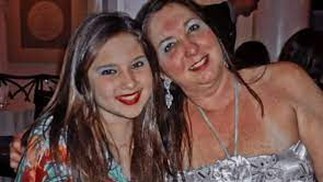 Virginia Fonseca na adolescência, ao lado da mãe — Foto: Reprodução/Instagram