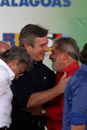 Os ex-presidentes Fernando Collor (PTB) e Luiz Inácio Lula da Silva (PT)