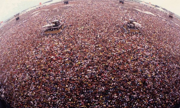 Uma multidão foi assistir aos shows da primeira edição do Rock in Rio