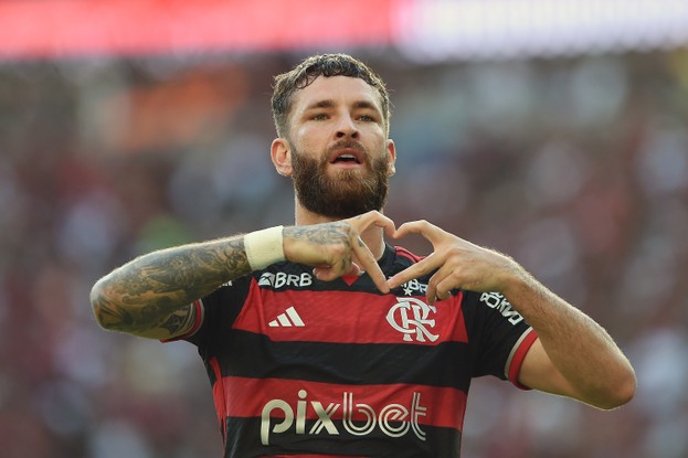 Comemoração de Léo Pereira, autor de um dos gols da vitória do Flamengo sobre o Madureira